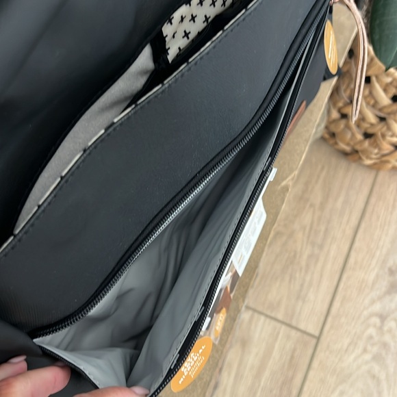 Petunia Pickle Bottom Meta Backpack {Matte Black Canvas} NWT - Picture 12 of 16